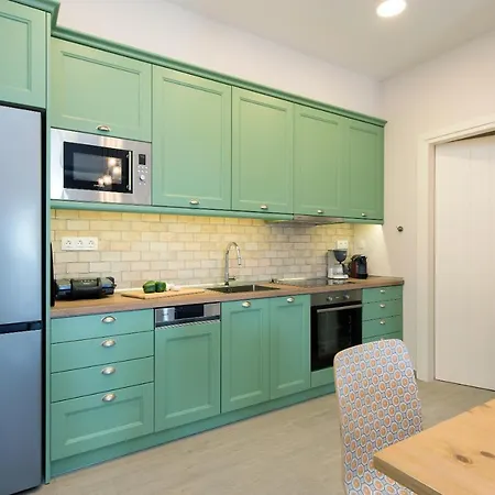 Lucky * Benitses (Corfu)