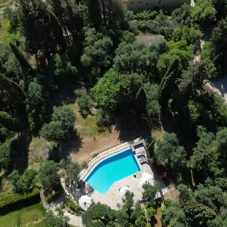 Lucky * Benitses (Corfu)