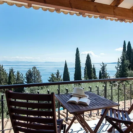 Lucky Villa