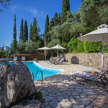 Lucky Villa