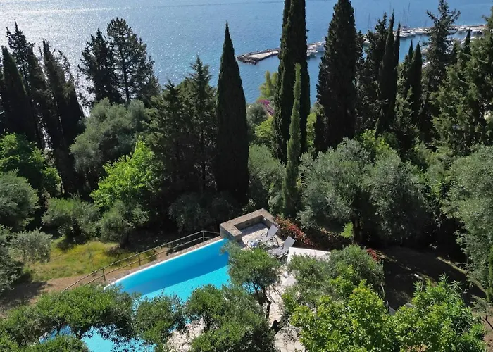 Lucky Benitses (Corfu)